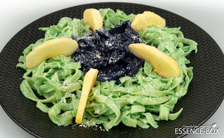 essence-box-tagliatelles-creme-parmesan-spiruline-chou-rouge-horizontal.jpg