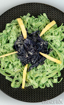 essence-box-tagliatelles-creme-parmesan-spiruline-chou-rouge-vertical.jpg