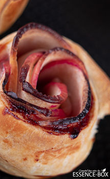 A pretty rose shape for your Valentine's Day tarts